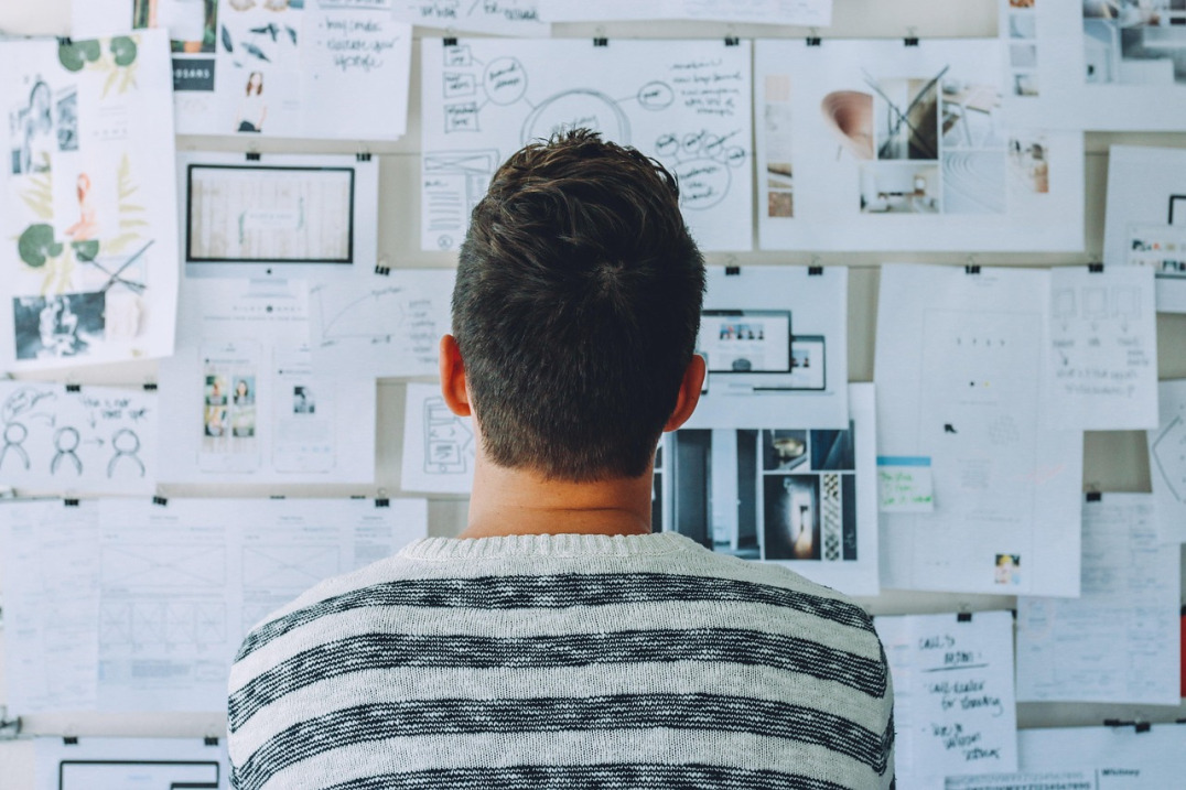 startup founders brainstorming